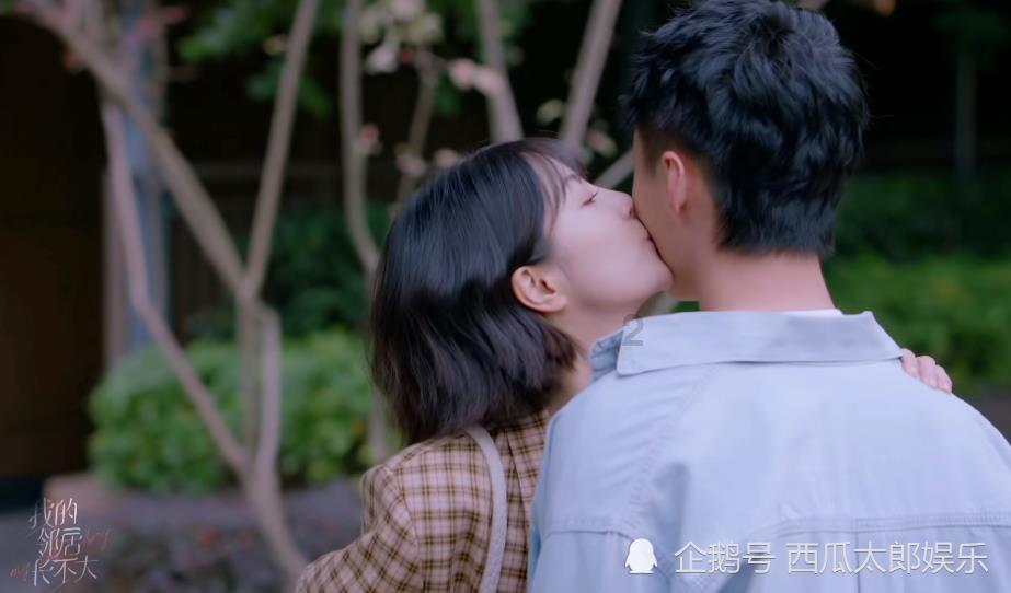 小仓鼠吃瓜子